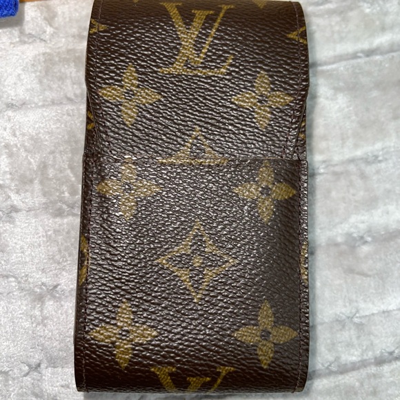 Louis Vuitton preloved cigarette case excellent condition comes with box . - Picture 8 of 10